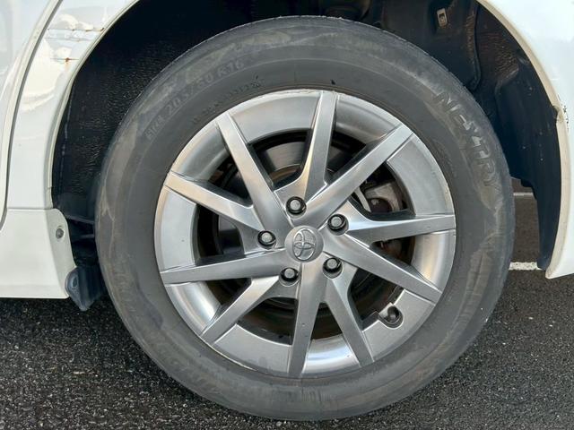 プリウスアルファ Ｓ　チューン　ブラック　１年保証付　純正ナビ　Ｂカメラ　ＴＶ　ＥＴＣ　１６ホイール　オートエアコン　スマートキー　プッシュスタート　電動格納ミラー　パワーウインドウ　ミュージックプレイヤー接続（42枚目）