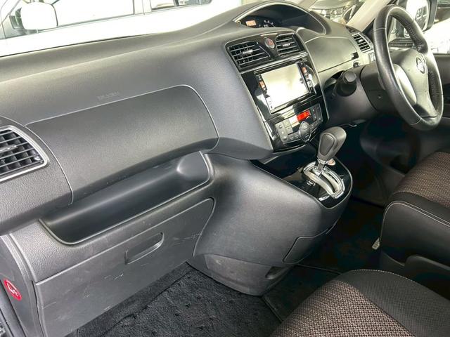 セレナ ハイウェイスターＳ－ＨＶアドバンスドセーフティパック　１年保証　純正ナビ　全方位モニター　両側パワースライドドア　ドラレコ　フリップダウンモニター　Ｂｌｕｅｔｏｏｔｈ（14枚目）