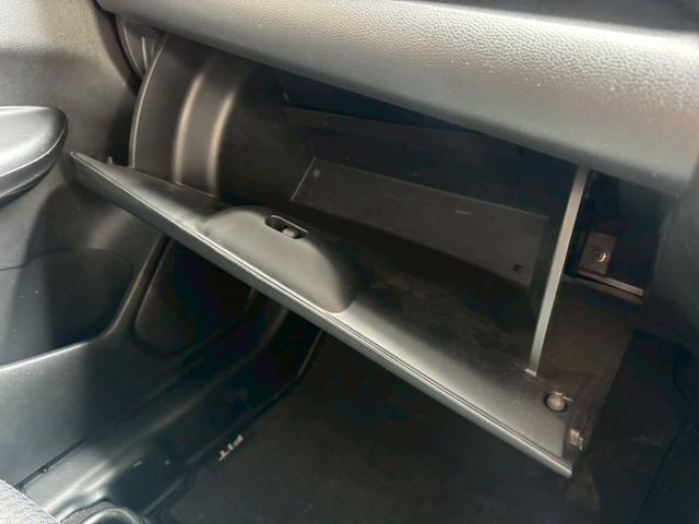 フィット 13G・Fパッケージ 1年保証 純正ナビ Bカメラ ETC BT プッシュスタート(33枚目)