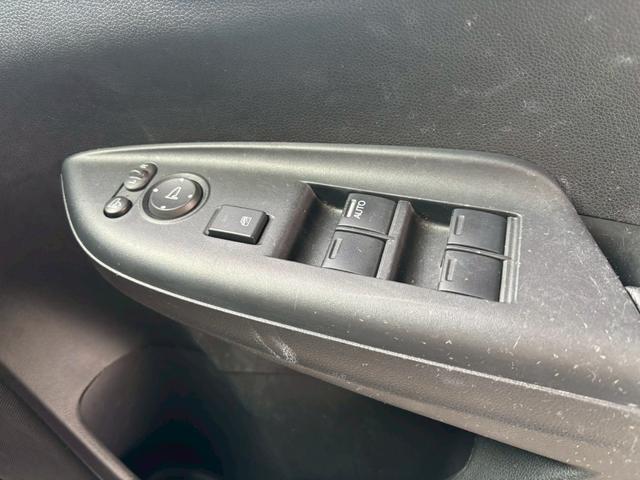 フィット 13G・Fパッケージ 1年保証 純正ナビ Bカメラ ETC BT プッシュスタート(35枚目)