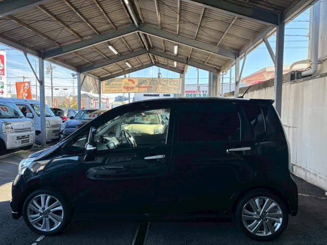 ムーヴ カスタム　ＲＳ　１年保証　社外ナビ　フルセグＴＶ　ＥＴＣ　純正１６インチアルミホイール　プッシュスタート　運転席シートリフター　プライバシーガラス　オートヘッドライト　ＭＯＭＯ製革巻きステアリング（8枚目）