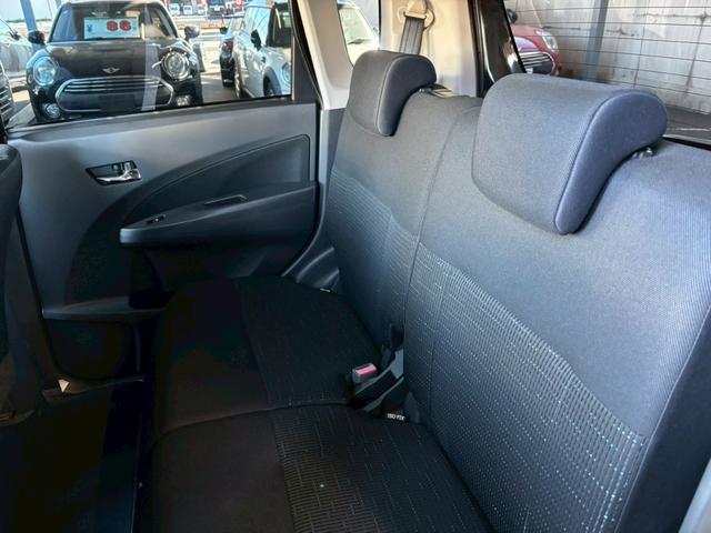 ムーヴ カスタム　ＲＳ　１年保証　社外ナビ　フルセグＴＶ　ＥＴＣ　純正１６インチアルミホイール　プッシュスタート　運転席シートリフター　プライバシーガラス　オートヘッドライト　ＭＯＭＯ製革巻きステアリング（20枚目）