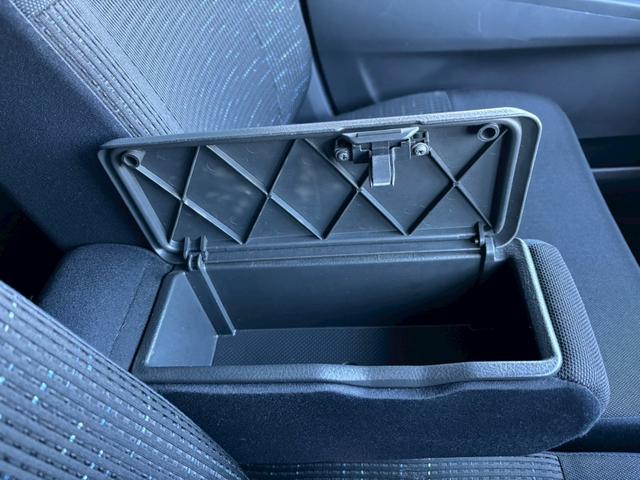 ムーヴ カスタム　ＲＳ　１年保証　社外ナビ　フルセグＴＶ　ＥＴＣ　純正１６インチアルミホイール　プッシュスタート　運転席シートリフター　プライバシーガラス　オートヘッドライト　ＭＯＭＯ製革巻きステアリング（41枚目）