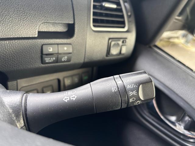 セレナ ハイウェイスター Vセレクション+セーフティ SHV 1年保証 純正8インチナビ アラウンドビューモニター フリップダウンモニター クルコン ETC フルセグ プッシュスタート シートヒーター 両側パワースライドドア(40枚目)