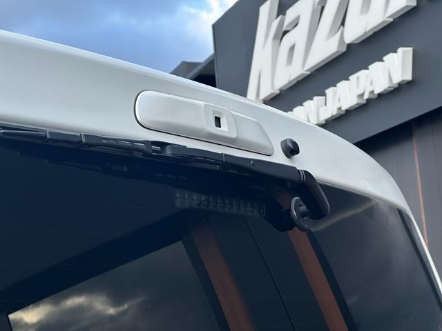 ハイエースバン スーパーＧＬ　ダークプライムＩＩ　ローダウン仕様／社外アルミホイール／ベッドキット付き／車中泊／カスタム車両／ガソリン車／両側スライドドア／シートカバー／パールホワイト車両（19枚目）