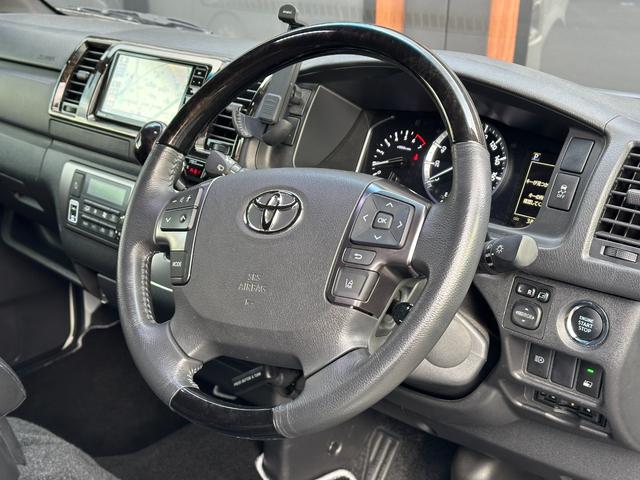 ハイエースバン スーパーＧＬ　ダークプライムＩＩ　ローダウン仕様／社外アルミホイール／ベッドキット付き／車中泊／カスタム車両／ガソリン車／両側スライドドア／シートカバー／パールホワイト車両（37枚目）