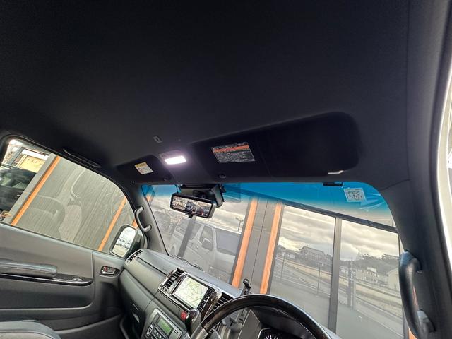 ハイエースバン スーパーＧＬ　ダークプライムＩＩ　ローダウン仕様／社外アルミホイール／ベッドキット付き／車中泊／カスタム車両／ガソリン車／両側スライドドア／シートカバー／パールホワイト車両（49枚目）