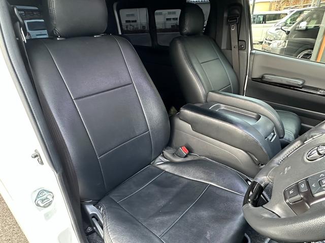 ハイエースバン スーパーＧＬ　ダークプライムＩＩ　ローダウン仕様／社外アルミホイール／ベッドキット付き／車中泊／カスタム車両／ガソリン車／両側スライドドア／シートカバー／パールホワイト車両（51枚目）