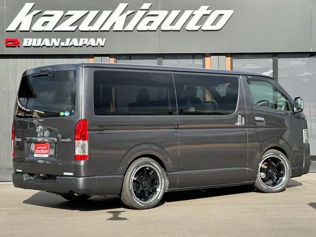 ハイエースバン スーパーＧＬ　ダークプライムＩＩ　ローダウン仕様／ＫＢＲＡＣＩＮＧ／カスタム車両／ベッドキット付き／ディーゼル車／車中泊／ヴィンテージ仕様／両側パワースライドドア（6枚目）