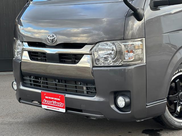 ハイエースバン スーパーＧＬ　ダークプライムＩＩ　ローダウン仕様／ＫＢＲＡＣＩＮＧ／カスタム車両／ベッドキット付き／ディーゼル車／車中泊／ヴィンテージ仕様／両側パワースライドドア（8枚目）