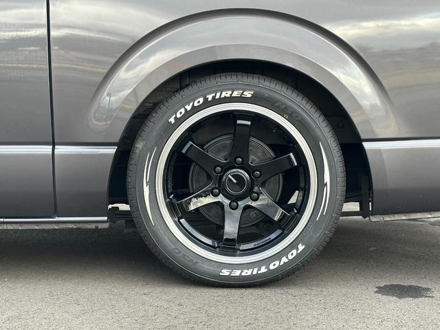 ハイエースバン スーパーＧＬ　ダークプライムＩＩ　ローダウン仕様／ＫＢＲＡＣＩＮＧ／カスタム車両／ベッドキット付き／ディーゼル車／車中泊／ヴィンテージ仕様／両側パワースライドドア（17枚目）