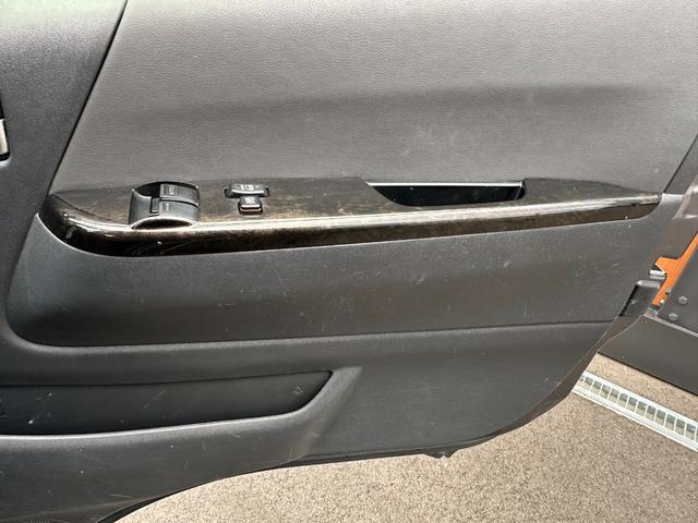 ハイエースバン スーパーＧＬ　ダークプライムＩＩ　ローダウン仕様／ＫＢＲＡＣＩＮＧ／カスタム車両／ベッドキット付き／ディーゼル車／車中泊／ヴィンテージ仕様／両側パワースライドドア（42枚目）