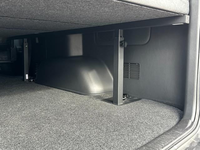 ハイエースバン スーパーＧＬ　ダークプライムＩＩ　ローダウン仕様／ＫＢＲＡＣＩＮＧ／カスタム車両／ベッドキット付き／ディーゼル車／車中泊／ヴィンテージ仕様／両側パワースライドドア（60枚目）