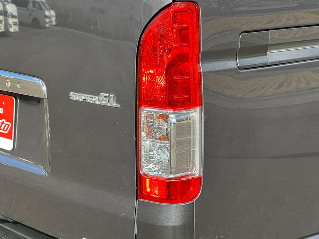 ハイエースバン スーパーＧＬ　ダークプライムＩＩ　ローダウン仕様／ＫＢＲＡＣＩＮＧ／カスタム車両／ベッドキット付き／ディーゼル車／車中泊／ヴィンテージ仕様／両側パワースライドドア（65枚目）