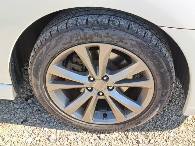 レガシィツーリングワゴン 2.5i Bスポーツアイサイト Gパッケージ 4WD SDナビ フルセグTV リアカメラ スマートキー HIDヘッドライト 衝突軽減ブレーキ 前後ドラレコ Bluetooth ACC 純正17インチアルミ ETC(16枚目)