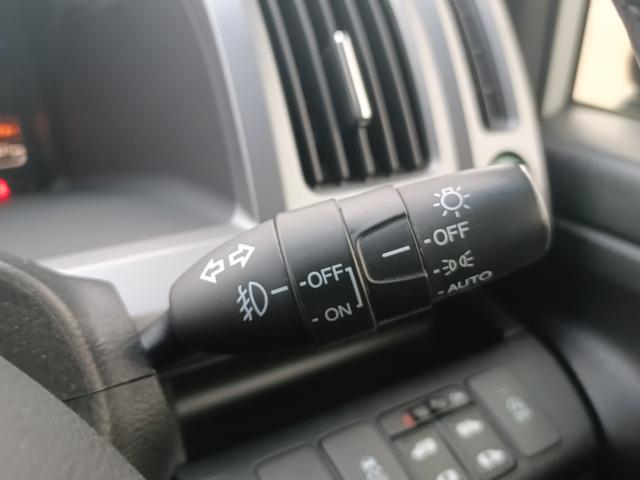 ステップワゴンスパーダ Z SDナビ フルセグTV リアカメラ スマートキー HIDヘッドライト 両側パワスラ Bluetooth 純正16インチアルミ ETC(28枚目)