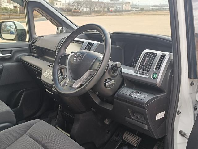 ステップワゴンスパーダ Z SDナビ フルセグTV リアカメラ スマートキー HIDヘッドライト 両側パワスラ Bluetooth 純正16インチアルミ ETC(30枚目)