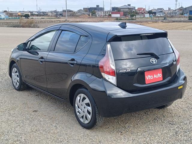 アクア S SDナビ フルセグTV スマートキー Bluetooth 純正15インチ鉄 ETC(9枚目)