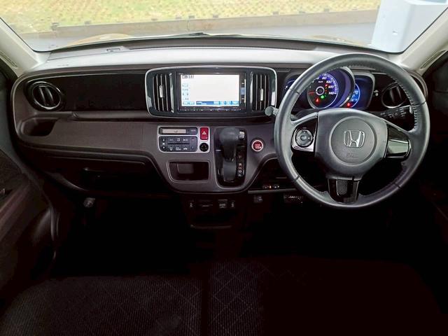 Ｎ－ＯＮＥ プレミアム　ＳＳパッケージ　メモリーナビ　フルセグＴＶ　リアカメラ　スマートキー　ＨＩＤヘッドライト　シートヒーター　Ｂｌｕｅｔｏｏｔｈ　純正１４インチアルミ　ＥＴＣ（18枚目）