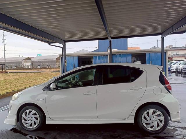 アクア Ｓ　メモリーナビ　フルセグＴＶ　リアカメラ　スマートキー　ＬＥＤヘッドライト　Ｂｌｕｅｔｏｏｔｈ　純正１５インチ鉄　ＥＴＣ（11枚目）