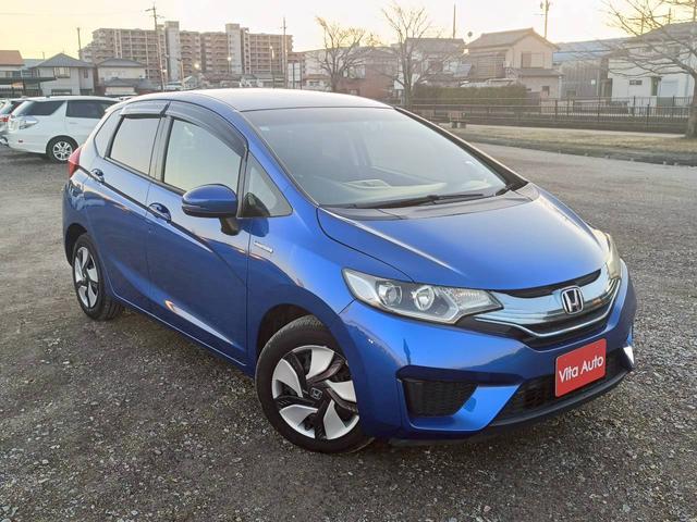 フィットハイブリッド Ｌパッケージ　メモリーナビ　フルセグＴＶ　リアカメラ　スマートキー　ＬＥＤヘッドライト　前ドラレコ　Ｂｌｕｅｔｏｏｔｈ　クルコン　純正１５インチ鉄　ＥＴＣ（2枚目）