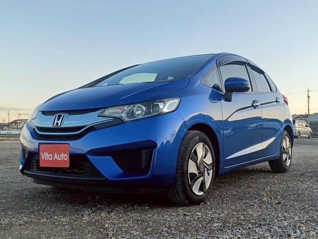 フィットハイブリッド Ｌパッケージ　メモリーナビ　フルセグＴＶ　リアカメラ　スマートキー　ＬＥＤヘッドライト　前ドラレコ　Ｂｌｕｅｔｏｏｔｈ　クルコン　純正１５インチ鉄　ＥＴＣ（6枚目）