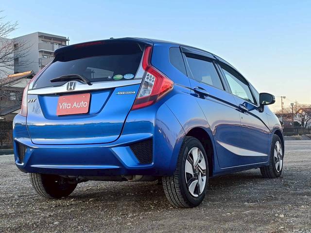 フィットハイブリッド Ｌパッケージ　メモリーナビ　フルセグＴＶ　リアカメラ　スマートキー　ＬＥＤヘッドライト　前ドラレコ　Ｂｌｕｅｔｏｏｔｈ　クルコン　純正１５インチ鉄　ＥＴＣ（14枚目）