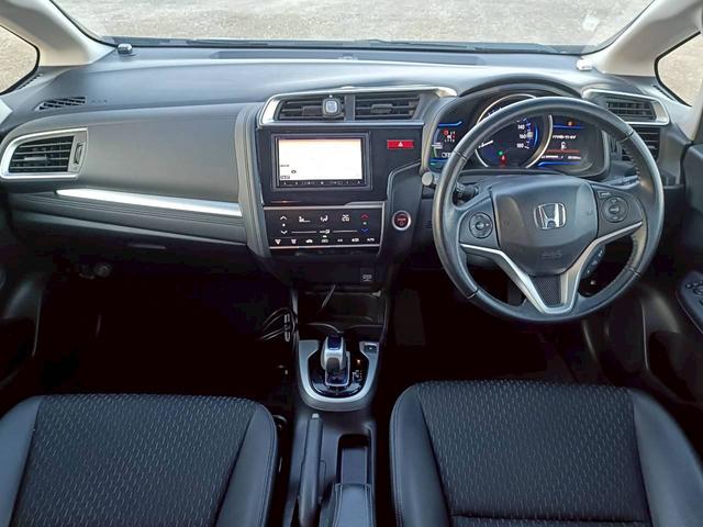 フィットハイブリッド Ｌパッケージ　メモリーナビ　フルセグＴＶ　リアカメラ　スマートキー　ＬＥＤヘッドライト　前ドラレコ　Ｂｌｕｅｔｏｏｔｈ　クルコン　純正１５インチ鉄　ＥＴＣ（18枚目）