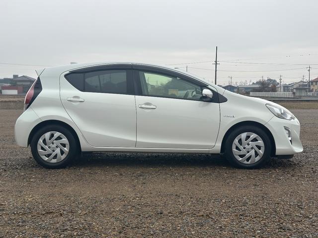 アクア Ｇブラックソフトレザーセレクション　ＳＤナビ　フルセグＴＶ　リアカメラ　スマートキー　ＬＥＤヘッドライト　衝突軽減ブレーキ　前後ドラレコ　シートヒーター　Ｂｌｕｅｔｏｏｔｈ　クルコン　純正１５インチ鉄　ＥＴＣ（8枚目）