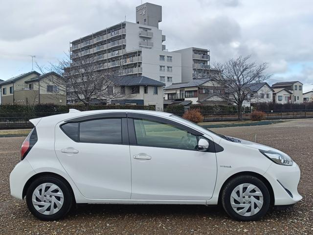 アクア Ｓ　スマートキー　プッシュスタート　衝突軽減ブレーキ　純正１５インチホイール　ＥＴＣ（7枚目）