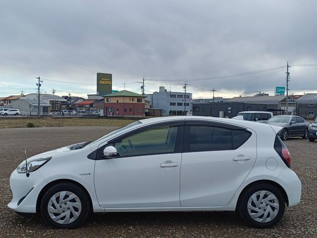 アクア Ｓ　スマートキー　プッシュスタート　衝突軽減ブレーキ　純正１５インチホイール　ＥＴＣ（8枚目）