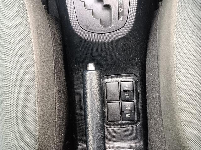 アクア Ｓ　スマートキー　プッシュスタート　衝突軽減ブレーキ　純正１５インチホイール　ＥＴＣ（30枚目）