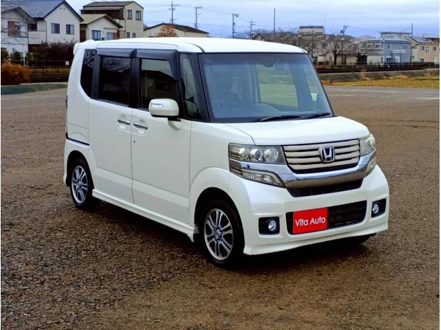 Ｎ－ＢＯＸカスタム Ｇ　ターボＳＳパッケージ　４ＷＤ　ＳＤナビ　フルセグＴＶ　リアカメラ　スマートキー　ＨＩＤヘッドライト　衝突軽減ブレーキ　両側パワスラ　前後ドラレコ　シートヒーター　Ｂｌｕｅｔｏｏｔｈ　純正１４インチアルミ　ＥＴＣ（2枚目）
