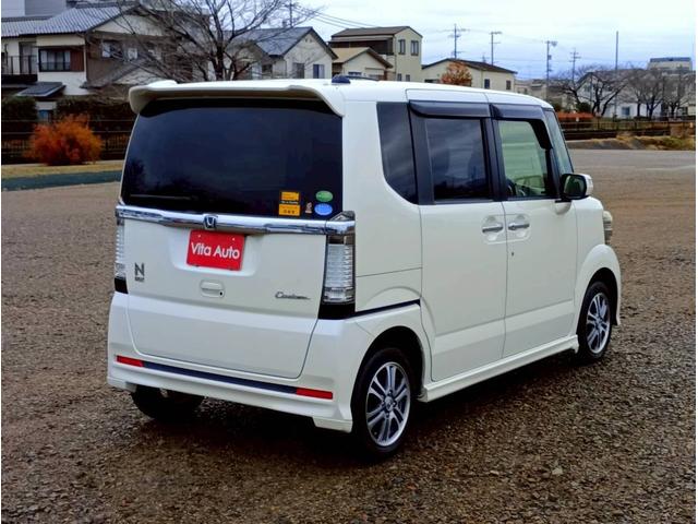 Ｎ－ＢＯＸカスタム Ｇ　ターボＳＳパッケージ　４ＷＤ　ＳＤナビ　フルセグＴＶ　リアカメラ　スマートキー　ＨＩＤヘッドライト　衝突軽減ブレーキ　両側パワスラ　前後ドラレコ　シートヒーター　Ｂｌｕｅｔｏｏｔｈ　純正１４インチアルミ　ＥＴＣ（10枚目）