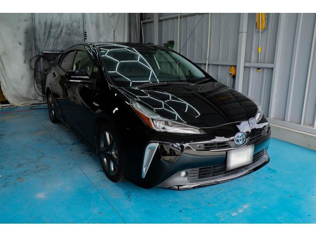 プリウス Ｓツーリングセレクション　トヨタ純正９インチＳＤナビ　ＥＴＣ　アイドリングストップ　盗難防止装置　バックカメラ　衝突軽減ブレーキ　スマートキー　フロントフォグランプ（4枚目）