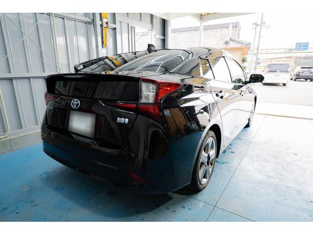 プリウス Ｓツーリングセレクション　トヨタ純正９インチＳＤナビ　ＥＴＣ　アイドリングストップ　盗難防止装置　バックカメラ　衝突軽減ブレーキ　スマートキー　フロントフォグランプ（6枚目）