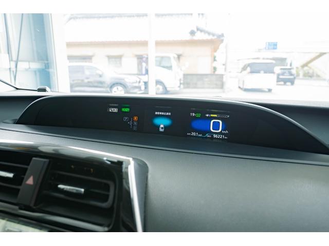 プリウス Ｓツーリングセレクション　トヨタ純正９インチＳＤナビ　ＥＴＣ　アイドリングストップ　盗難防止装置　バックカメラ　衝突軽減ブレーキ　スマートキー　フロントフォグランプ（12枚目）