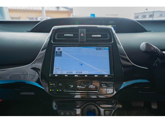 プリウス Ｓツーリングセレクション　トヨタ純正９インチＳＤナビ　ＥＴＣ　アイドリングストップ　盗難防止装置　バックカメラ　衝突軽減ブレーキ　スマートキー　フロントフォグランプ（13枚目）