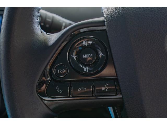 プリウス Ｓツーリングセレクション　トヨタ純正９インチＳＤナビ　ＥＴＣ　アイドリングストップ　盗難防止装置　バックカメラ　衝突軽減ブレーキ　スマートキー　フロントフォグランプ（16枚目）