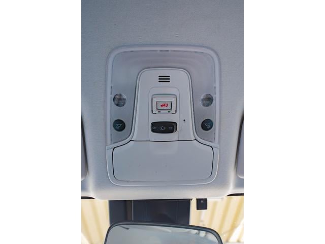 プリウス Ｓツーリングセレクション　トヨタ純正９インチＳＤナビ　ＥＴＣ　アイドリングストップ　盗難防止装置　バックカメラ　衝突軽減ブレーキ　スマートキー　フロントフォグランプ（20枚目）