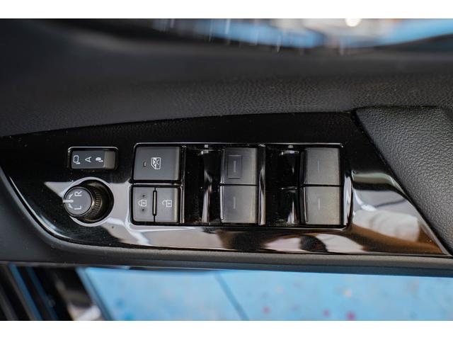 プリウス Ｓツーリングセレクション　トヨタ純正９インチＳＤナビ　ＥＴＣ　アイドリングストップ　盗難防止装置　バックカメラ　衝突軽減ブレーキ　スマートキー　フロントフォグランプ（21枚目）