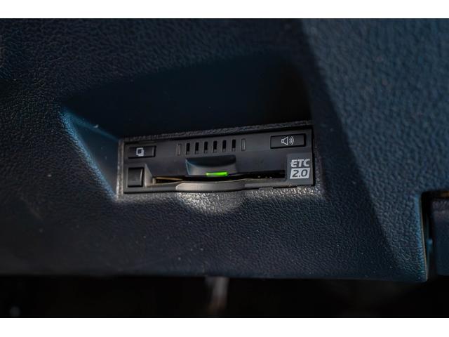 プリウス Ｓツーリングセレクション　トヨタ純正９インチＳＤナビ　ＥＴＣ　アイドリングストップ　盗難防止装置　バックカメラ　衝突軽減ブレーキ　スマートキー　フロントフォグランプ（22枚目）