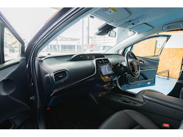 プリウス Ｓツーリングセレクション　トヨタ純正９インチＳＤナビ　ＥＴＣ　アイドリングストップ　盗難防止装置　バックカメラ　衝突軽減ブレーキ　スマートキー　フロントフォグランプ（26枚目）