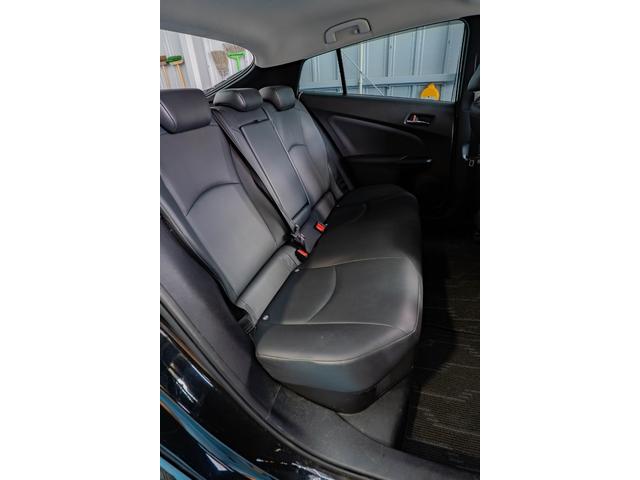 プリウス Ｓツーリングセレクション　トヨタ純正９インチＳＤナビ　ＥＴＣ　アイドリングストップ　盗難防止装置　バックカメラ　衝突軽減ブレーキ　スマートキー　フロントフォグランプ（29枚目）