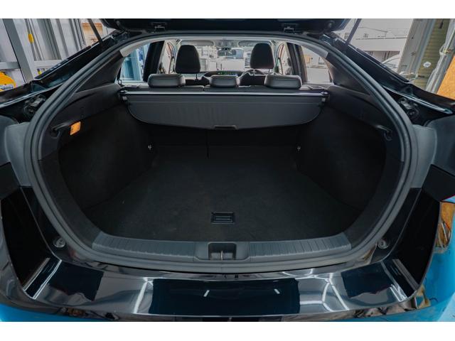 プリウス Ｓツーリングセレクション　トヨタ純正９インチＳＤナビ　ＥＴＣ　アイドリングストップ　盗難防止装置　バックカメラ　衝突軽減ブレーキ　スマートキー　フロントフォグランプ（30枚目）