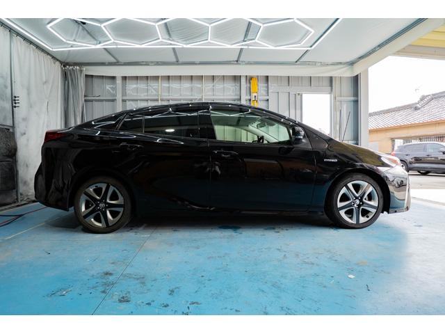 プリウス Ｓツーリングセレクション　トヨタ純正９インチＳＤナビ　ＥＴＣ　アイドリングストップ　盗難防止装置　バックカメラ　衝突軽減ブレーキ　スマートキー　フロントフォグランプ（41枚目）