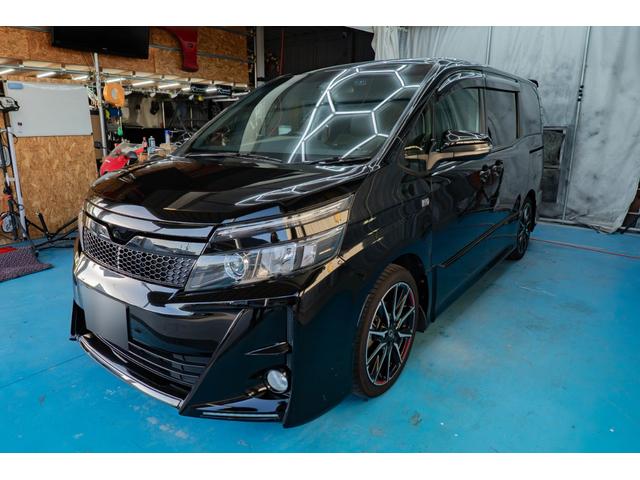 ヴォクシー ＺＳ　Ｇ’ｓ　後席モニター　両側電動スライドドア　ＥＴＣ　アイドリングストップ　ドライブレコーダー　バックカメラ　ワンオーナー　シートヒーター（2枚目）