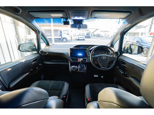 ヴォクシー ＺＳ　Ｇ’ｓ　後席モニター　両側電動スライドドア　ＥＴＣ　アイドリングストップ　ドライブレコーダー　バックカメラ　ワンオーナー　シートヒーター（10枚目）