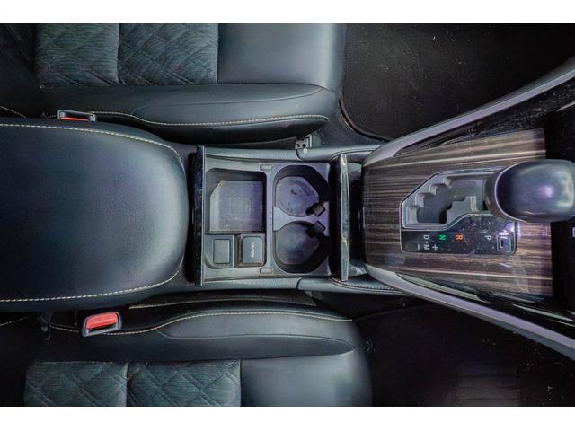 ハリアー エレガンス　サンルーフ　ＥＴＣ　電動シート　バックカメラ　アイドリングストップ　横滑り防止装置　エアコン　クーラー　パワステ　フルセグＴＶ　メモリーナビ　パワーウィンドウ　スマートキー　ＬＥＤヘッドライト（16枚目）