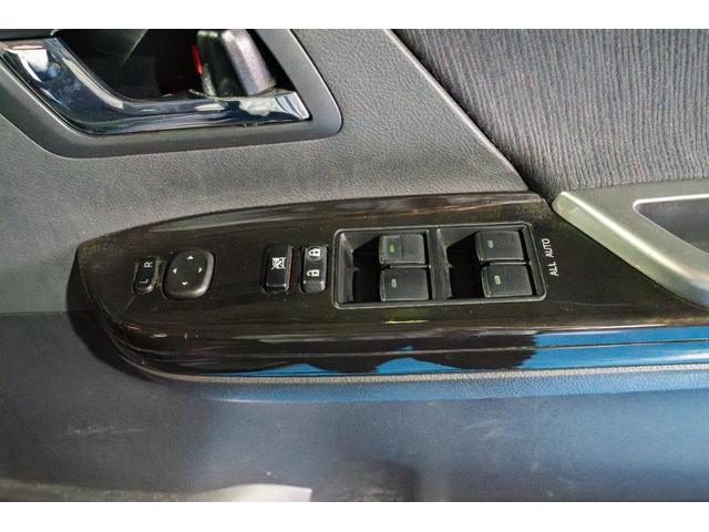 ヴェルファイア ２．４ＺプラチナセレクションＩＩタイプゴルドＩＩ　フルセグＴＶ　ＥＴＣ　後席モニター　エアバッグ　サイドエアバッグ　カーテンエアバッグ　ＡＢＳ　横滑り防止装置　障害物センサー　バックカメラ　盗難防止装置　パワステ　ＨＤＤナビ　ミュージックサーバー（23枚目）